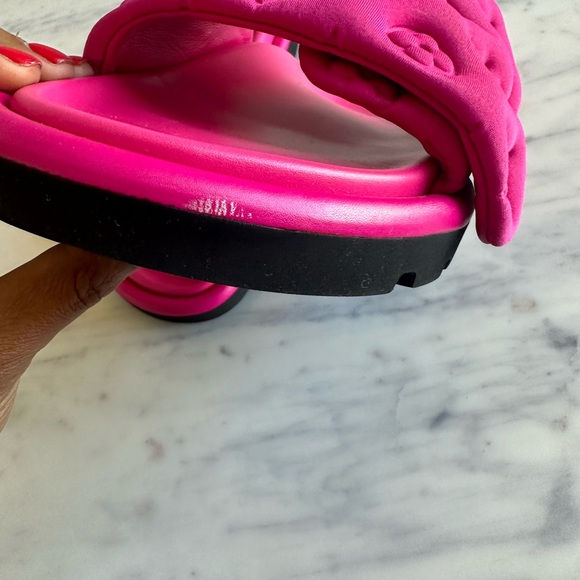 Louis Vuitton Pool Pillow Flat Comfort Mule - Picture 4 of 7